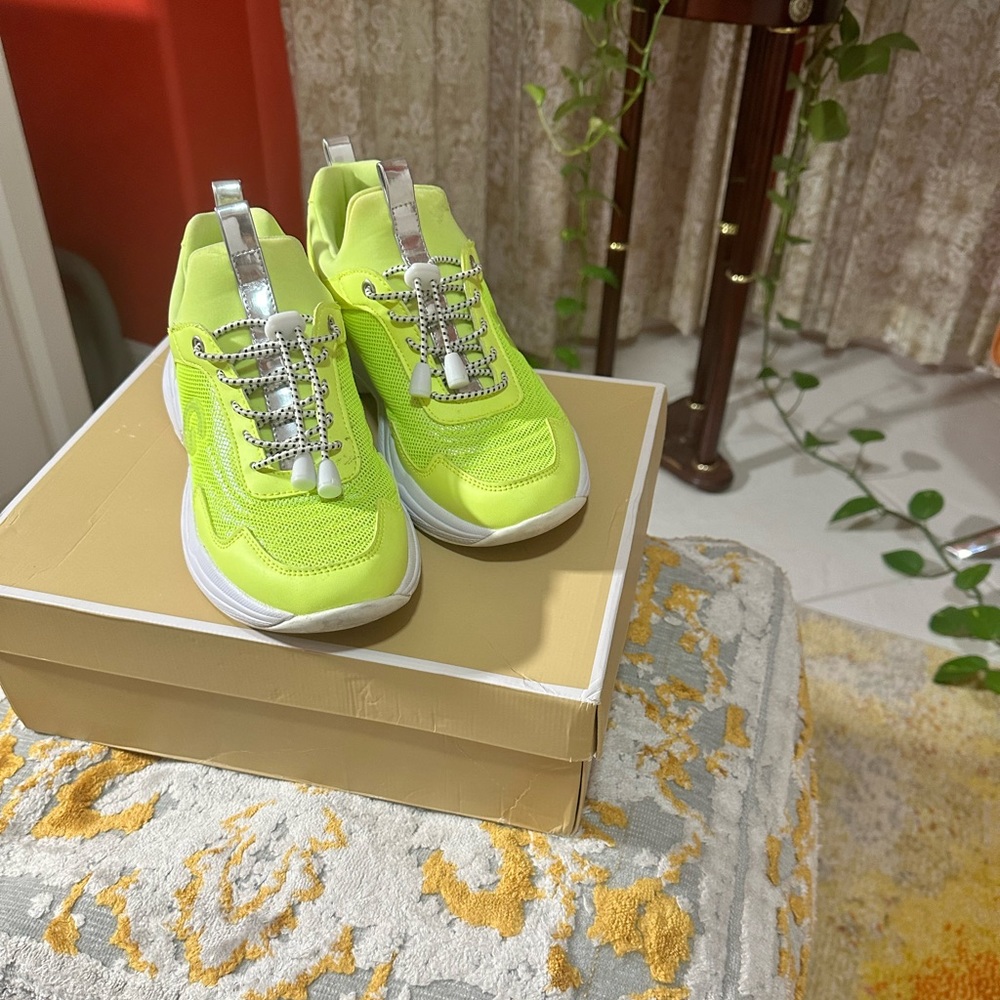 G by Guess sneakers size 8